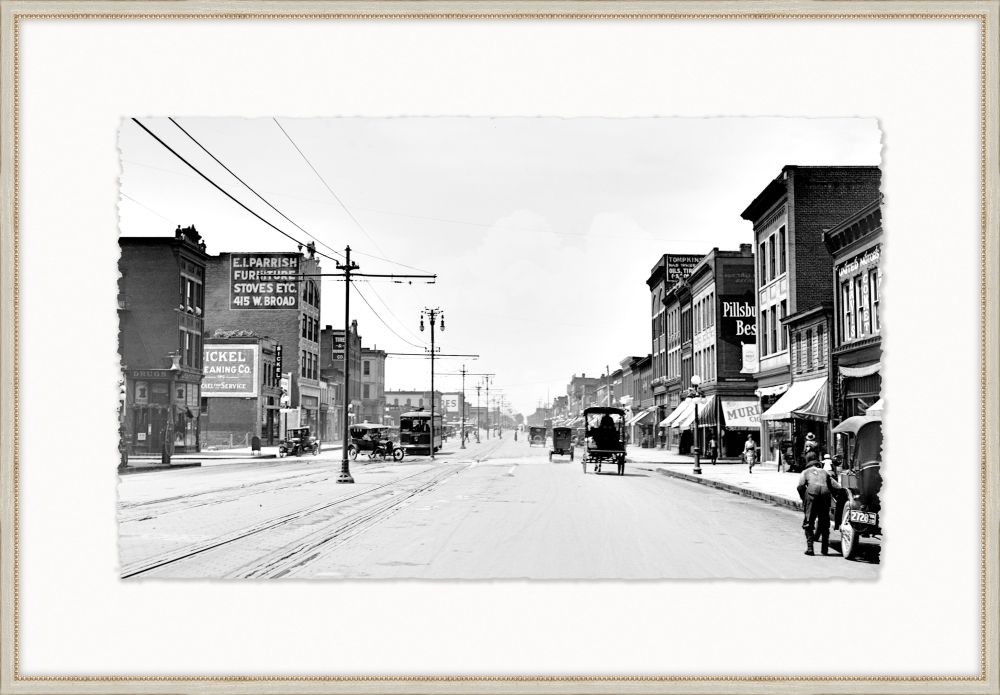 Street in Richmond circa 1920